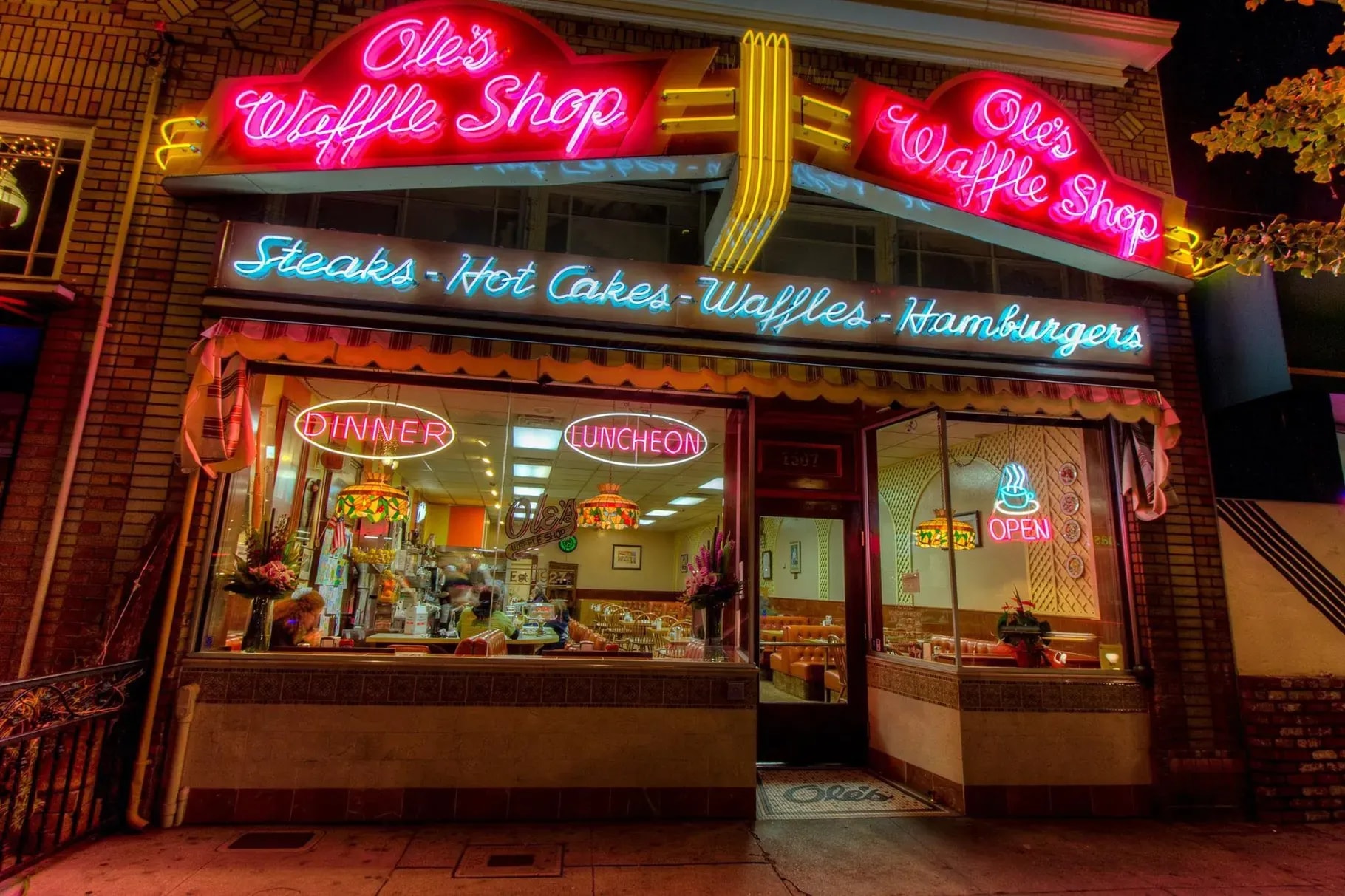 Ole's Waffle Shop